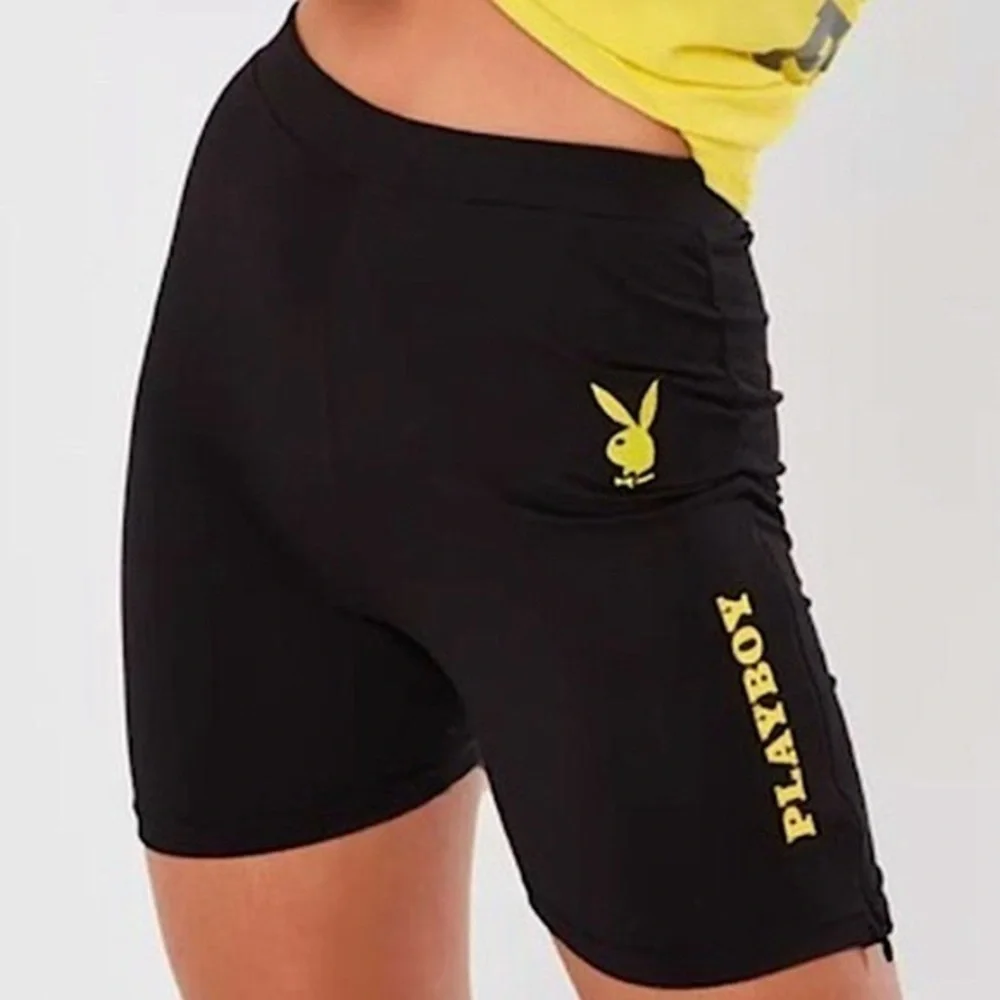 🅽🅴🆆 Missguided x 𝐏𝐋𝐀𝐘𝐁𝐎𝐘 black cycling shorts with Playboy bunny, 4